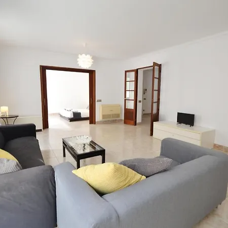 Elliot Apartment